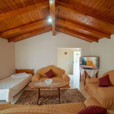 Cozy Loft Big Balcony Comfort Near Sarande Dermish