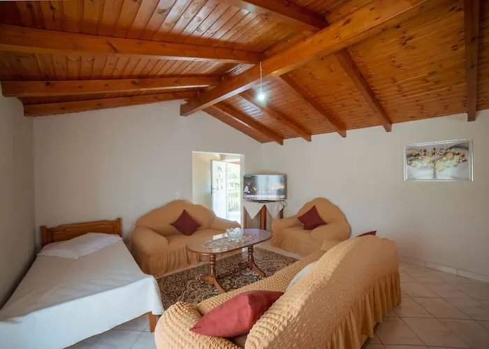 Cozy Loft Big Balcony Comfort Near Sarande Dermish